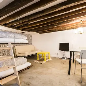 Charming 20m² Near Le Marais , Parigi Francia